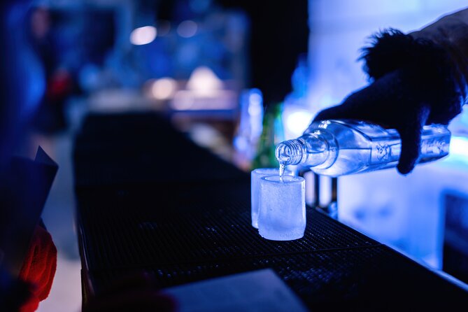Berlin Combo: Hop-On-Hop-Off Bus and Icebar Ticket - Tiergarten and the Final Stretch: Stops 15–17