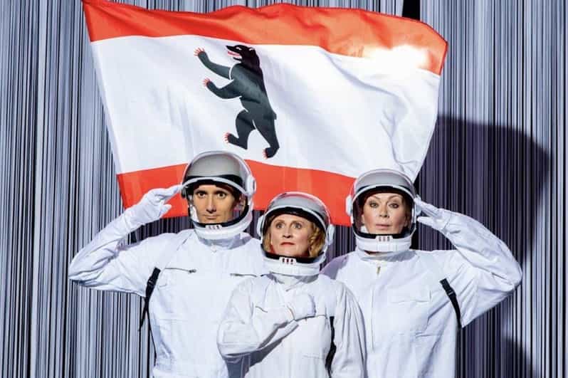 Berlin: Die Stachelschweine-Steglitz, wir haben ein Problem! - How the comedy stays sharp: subtle, mean, and built to move