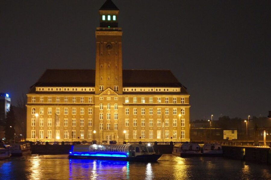 Berlin: Dinner Cruise on the Spree with Prosecco - Price and value: what $94 per person buys you
