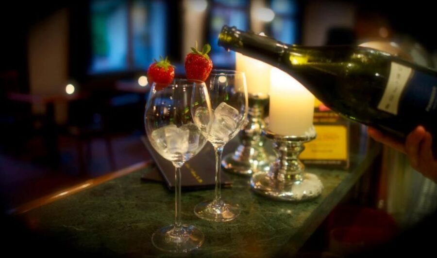 Berlin: Dinner in the Dark - Why Unsicht-Bar’s Pitch Darkness Changes a Dinner