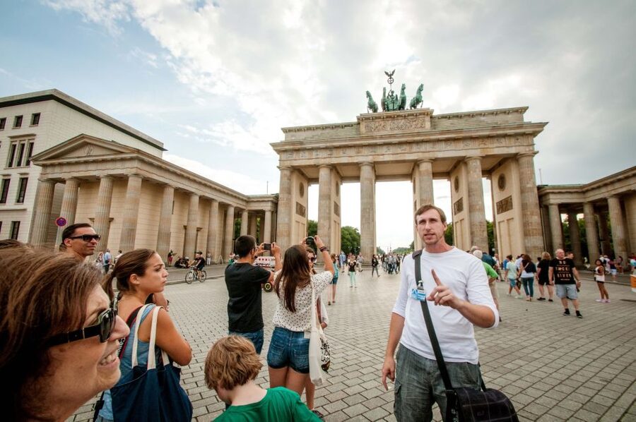 Berlin: Discover Berlin Walking Tour - Hitler’s Suicide Site: End of War, Aftermath, and What Comes Next