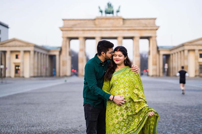 Berlin: Early Morning Private Photoshoot to avoid the Crowd - Posing Help and Photographer Style: What You’ll Feel During the Shoot