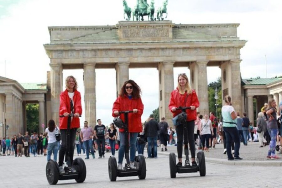 Berlin: East Side Gallery and Cold War Segway Tour - Camera tips and timing for a smoother East Side Gallery moment