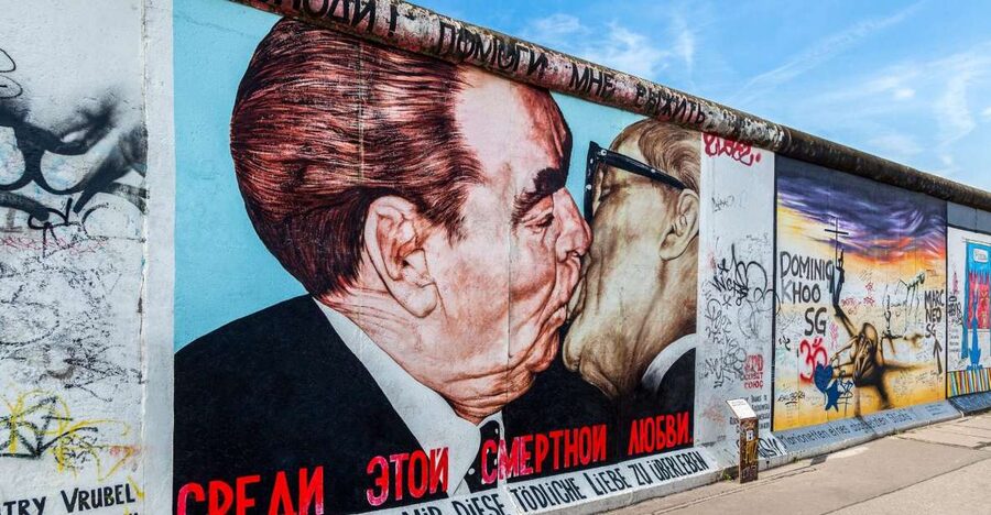Berlin: East Side Gallery and Cold War Segway Tour - Where the tour starts and how the 150 minutes typically run