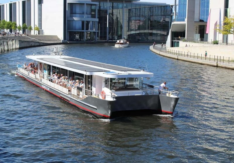 Berlin: East Side Gallery Spree Cruise in a Solar Catamaran - Listening to the English audio guide (and keeping your pace)