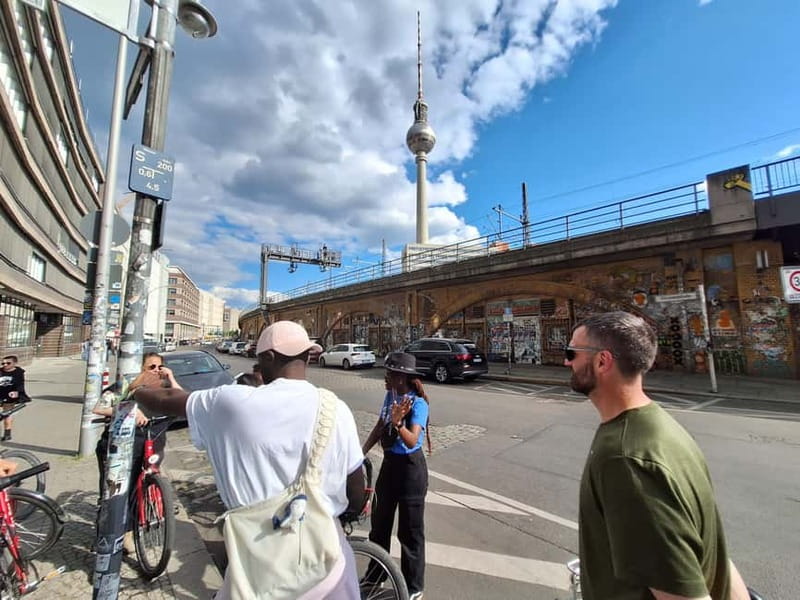 Berlin Electric Bike Rentals - East Side Gallery: Ride Along the World’s Biggest Open-Air Art Wall