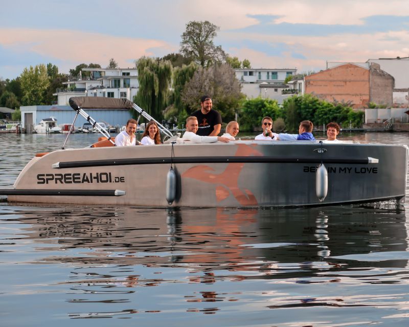 Berlin: Electric Boat Rental for self-driving 2 hrs - Who should book this Berlin electric boat rental?