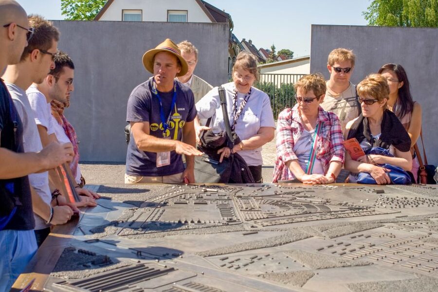 Berlin: English Bus Tour to Sachsenhausen Concentration Camp - Key highlights worth your attention