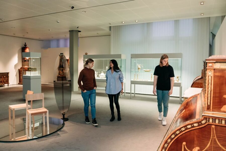 Berlin: Entry Ticket To The Kunstgewerbemuseum - Fashion in the museum: embroidered dresses and how clothing becomes design history