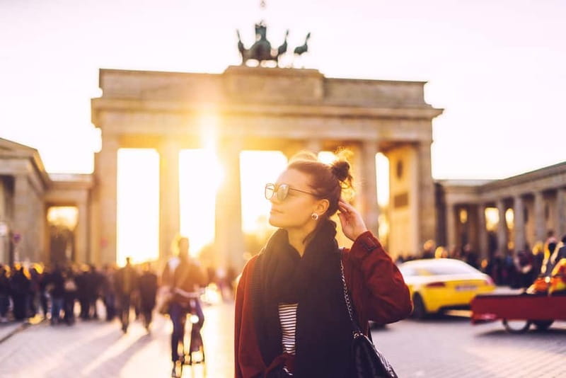 Berlin Essentials: Private Photoshoot at Berlin's top sites - Why a private Berlin photoshoot beats the usual selfie scramble