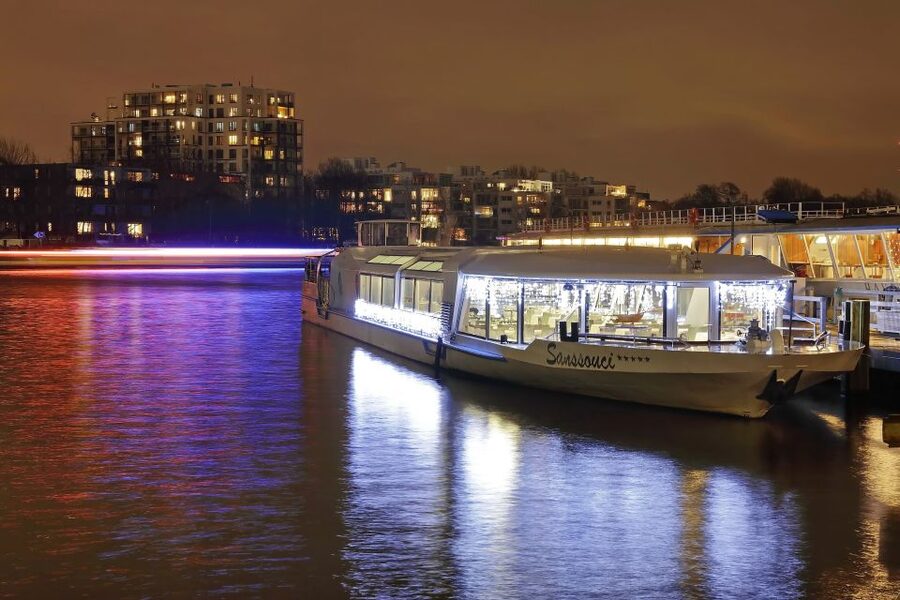 Berlin: Evening City Sightseeing Cruise - Charlottenburg Palace and the rococo silhouette: the evening palace stop
