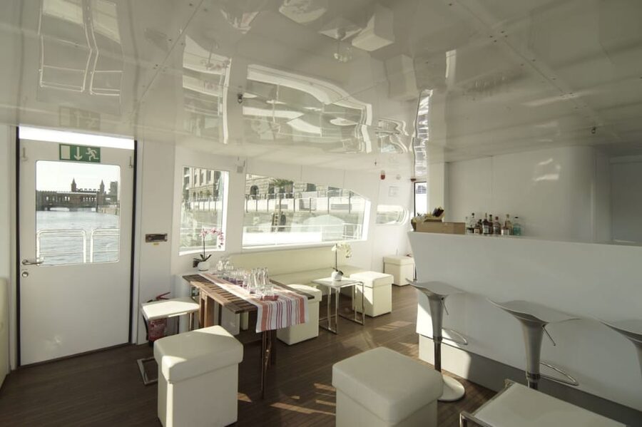 Berlin: Exclusive Boat Tour on a Solar-Powered Catamaran - Drinks, Snacks, and the On-Board Bar Without the Fuss