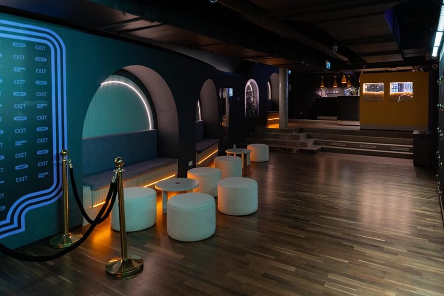 Berlin: EXIT Escape Room Games & Virtual Reality Adventures! - Finding EXIT at Friedrichstrasse 101 Without Wasting Time
