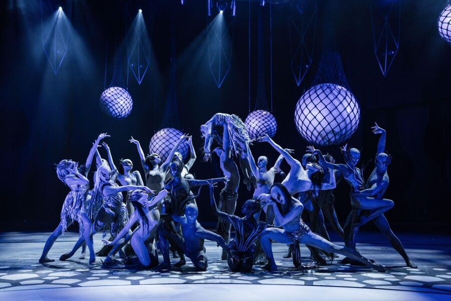 Berlin: FALLING | IN LOVE Grand Show Friedrichstadt-Palast - Who this show is for (and who might want a different night)