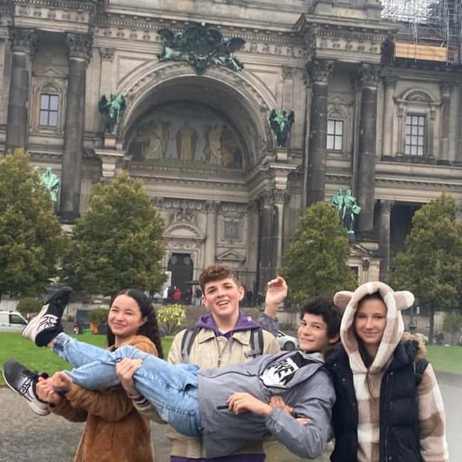 Berlin: Family & Kid-Friendly City Tour - Starting at Alexanderplatz and keeping the vibe family-friendly