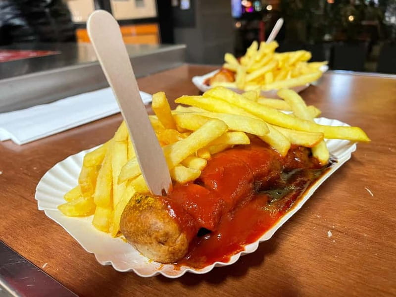 Berlin Food Tour: Taste the Best with a Full Meal & Beer - Craft beer tasting: German brewing tradition with a Berlin twist