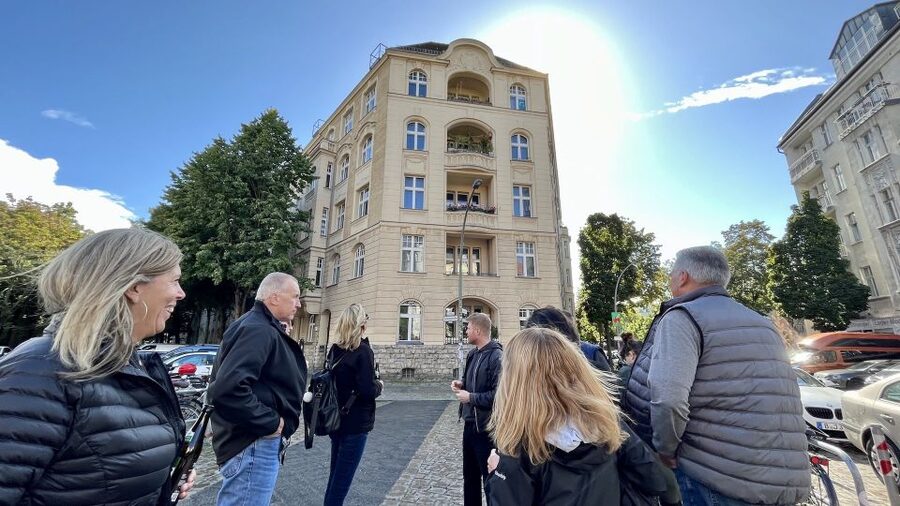 Berlin: Gourmet Food & Cultural Walking Tour - What’s actually included: coffee, alcohol, and 7–8 tastings