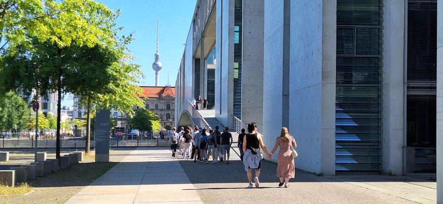 Berlin: Government District Tour and Reichstag Dome Visit - Timing, Group Size, and How the Walk Feels on Your Feet