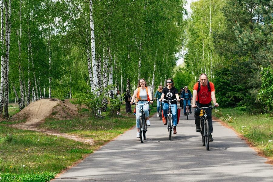 Berlin: Green City Guided Bike Tour - Volkspark Humboldthain and the WWII Bunker: Views With Real Weight