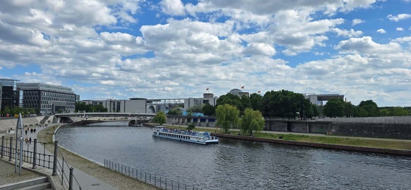 Berlin: guided Segway tour in the heart of the city - Parks, modern streets, and the story between the stops