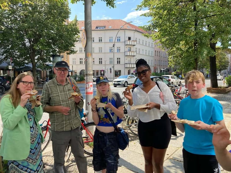 Berlin: Guided Street Food Tour with Tastings - Meeting at Torstraße and What the 3-Hour Rhythm Feels Like