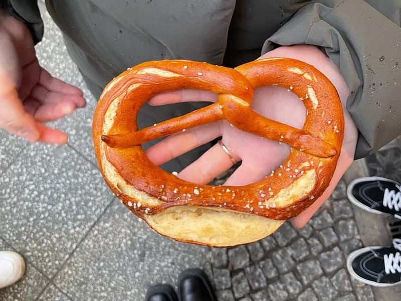 Berlin: Guided Street Food Tour with Tastings - Stop-by-Stop: Kebabs, Tacos, Pastries, and Dessert That Actually Satisfy