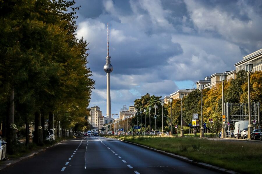 Berlin: Guided Walking Tour in English - The Hohenzollern Palace Controversy: Why Reconstruction Still Matters