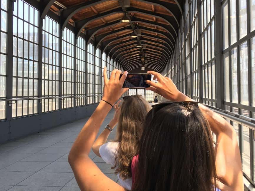 Berlin: Hands-On Mobile Photography Workshop - Portrait Photography That Produces a Real Profile Picture