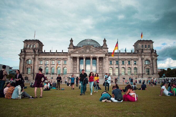Berlin Highlights Self guided scavenger hunt and Walking Tour - Timing in Berlin: start when your day allows