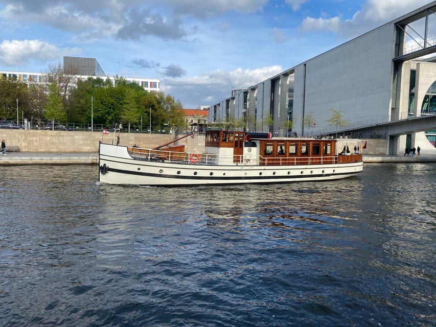Berlin: Historic Boat Sightseeing City Center Tour - Audio guide and announcements: how to get the story without missing it