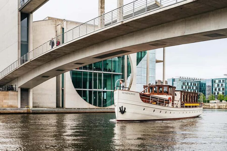 Berlin: Historic Boat Sightseeing City Center Tour - The Paul-Löbe-Haus pier: where to be and how to spot it fast