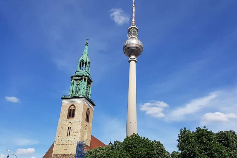 Berlin: Historic Center Walking Tour with a Real Berliner - Unter den Linden: The Oldest Boulevard as a Political Stage