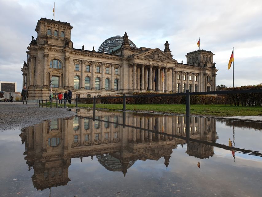 Berlin Historical Highlights Walking Tour - Humboldt Forum: modern architecture with historical homework