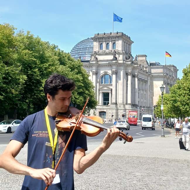 Berlin: Historical Walking Tour with Live Music - Brandenburg Gate: 20 minutes of big symbolism with a musical tie-in