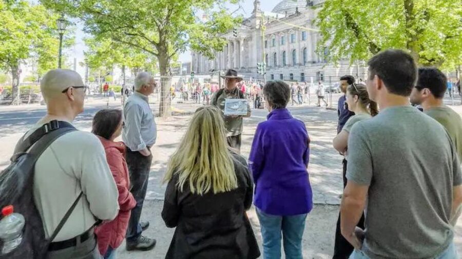 Berlin: Hitler's Berlin The Rise & Fall Guided Walking Tour - Brandenburg Gate: democracy’s symbol before and after