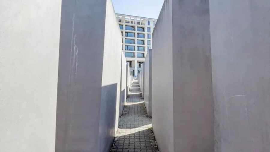 Berlin: Hitler's Berlin The Rise & Fall Guided Walking Tour - Hitler’s bunker site: seeing the end of Europe’s war