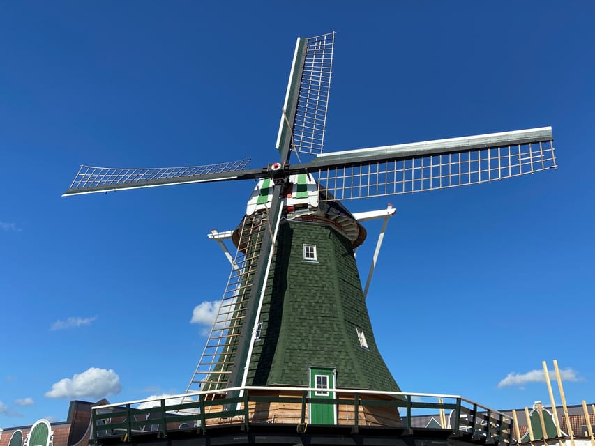 Berlin: Holland-Park day ticket - 27-hole Dutch adventure mini-golf: long enough to matter