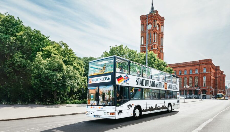 Berlin: Hop-on Hop-off Bus Tour with Live Commentary - A live, dual-language way to get your bearings in Berlin