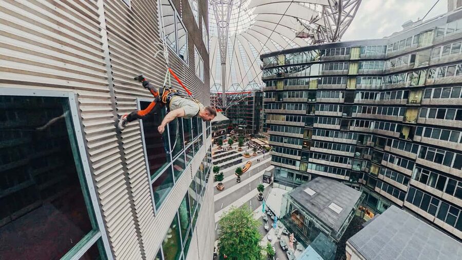Berlin: House Running at "Das Center" Berlin 40m vertical! - Key Points at a Glance