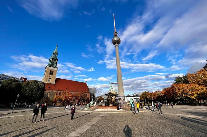 Berlin In A Nutshell: Introductory Group Walking Tour - Museum Island and Humboldt University: Where Berlin Became a Brain