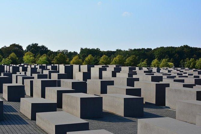 Berlin in one day – day tour with an expert guide - Reichstag and Topography of Terror: government meets accountability