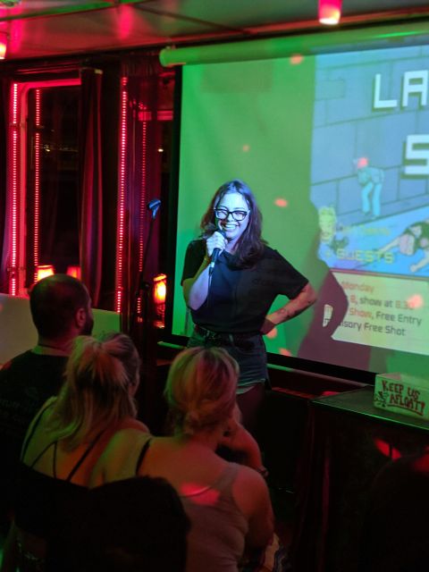 Berlin: Laughing Spree Comedy Show on a Boat - The Host Makes It Feel Like a Night Out, Not a Performance