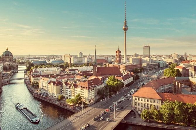Berlin Like a Local, 3 hr Private & Personalized Experience - Where Berlin starts: meeting at Pariser Platz and getting your bearings