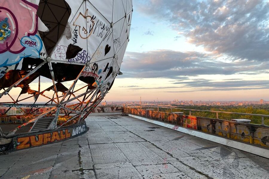 Berlin: Listening Station Teufelsberg Tour with Transfer - Heerstraße meeting point: the transfer that smooths out the logistics