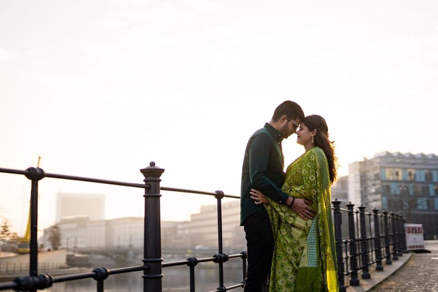 Berlin Love Story: Surprise Proposal Photography Session - Timing, Timing, Timing: Why You Should Plan Early