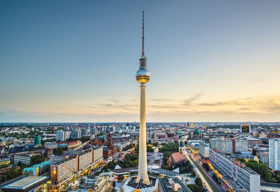 Berlin: Mitte Culinary Food Tour - Rotes Rathaus Finish: Another Aperitif and a Strong Sense of Arrival