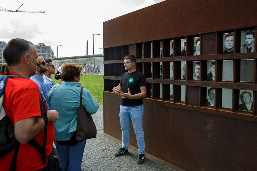 Berlin: Muro,Guerra Fría y Museo de la Stasi - Estaciones fantasma del U-Bahn: cuando el metro también te vigilaba