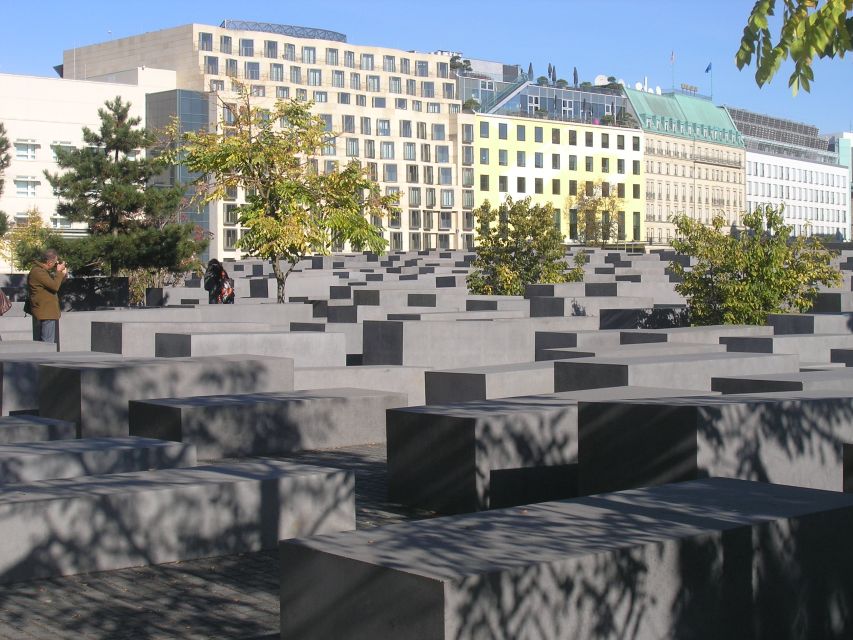 Berlin: Nazi History Walking Tour - Where You Meet and How the 2-Hour Walk Flows