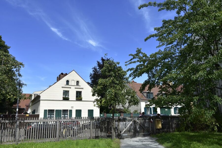 Berlin: Old Neukölln Private Walking Tour - Key things to watch for on this Old Neukölln tour
