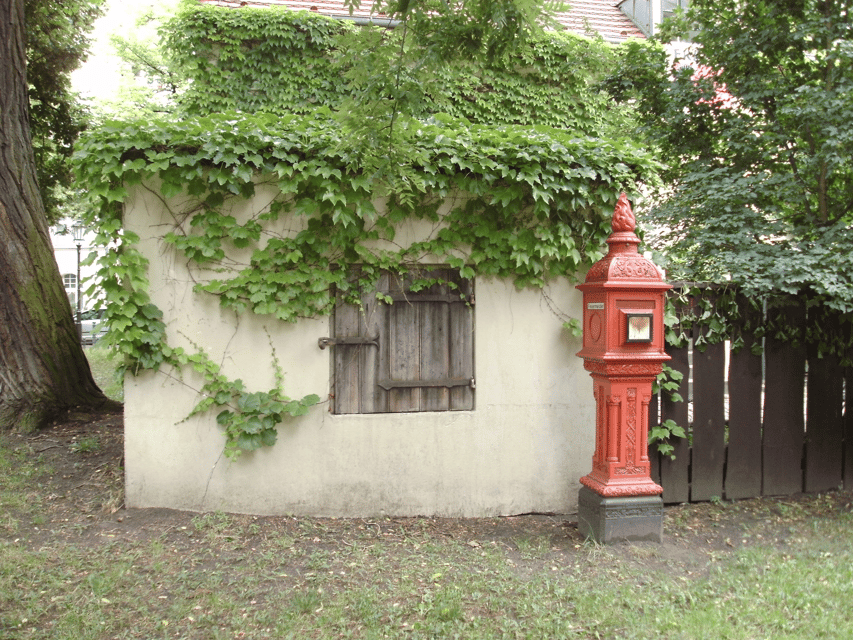 Berlin: Old Neukölln Private Walking Tour - Böhmischer Platz, Böhmische Gottescaker, and the Bohemian village story